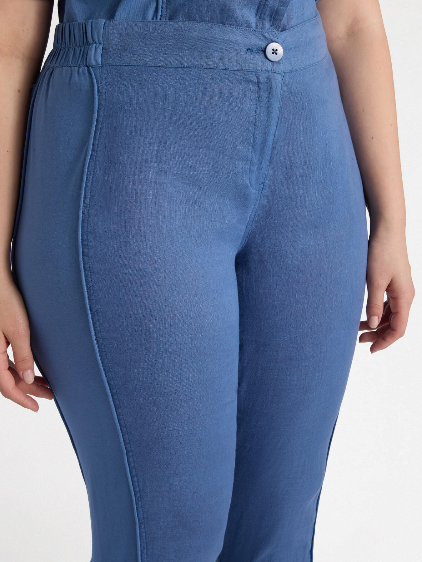 Straight-leg linen trousers image number 3