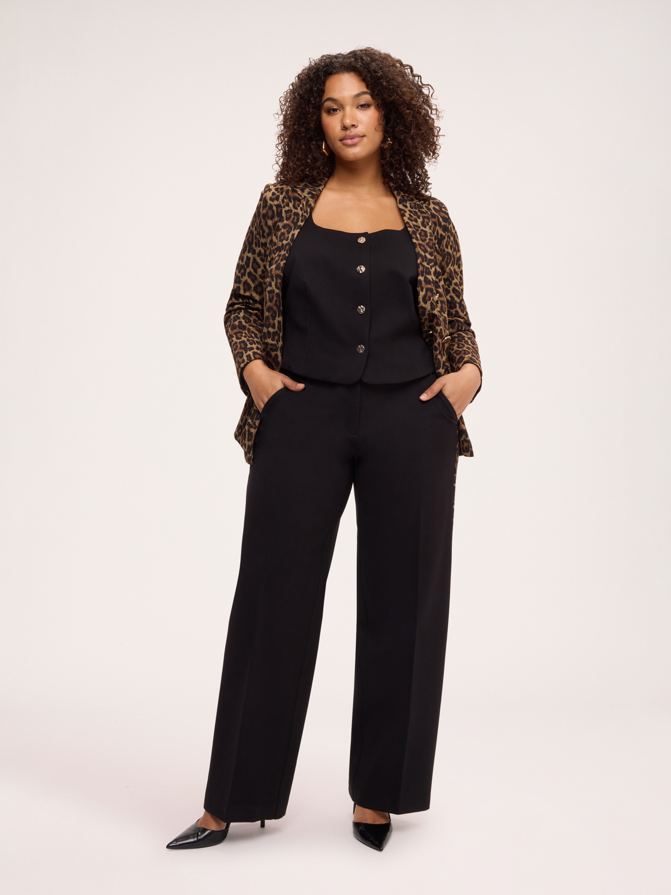 Doppelreihiger Blazer in Animalprint aus Milano-Strick image number 2