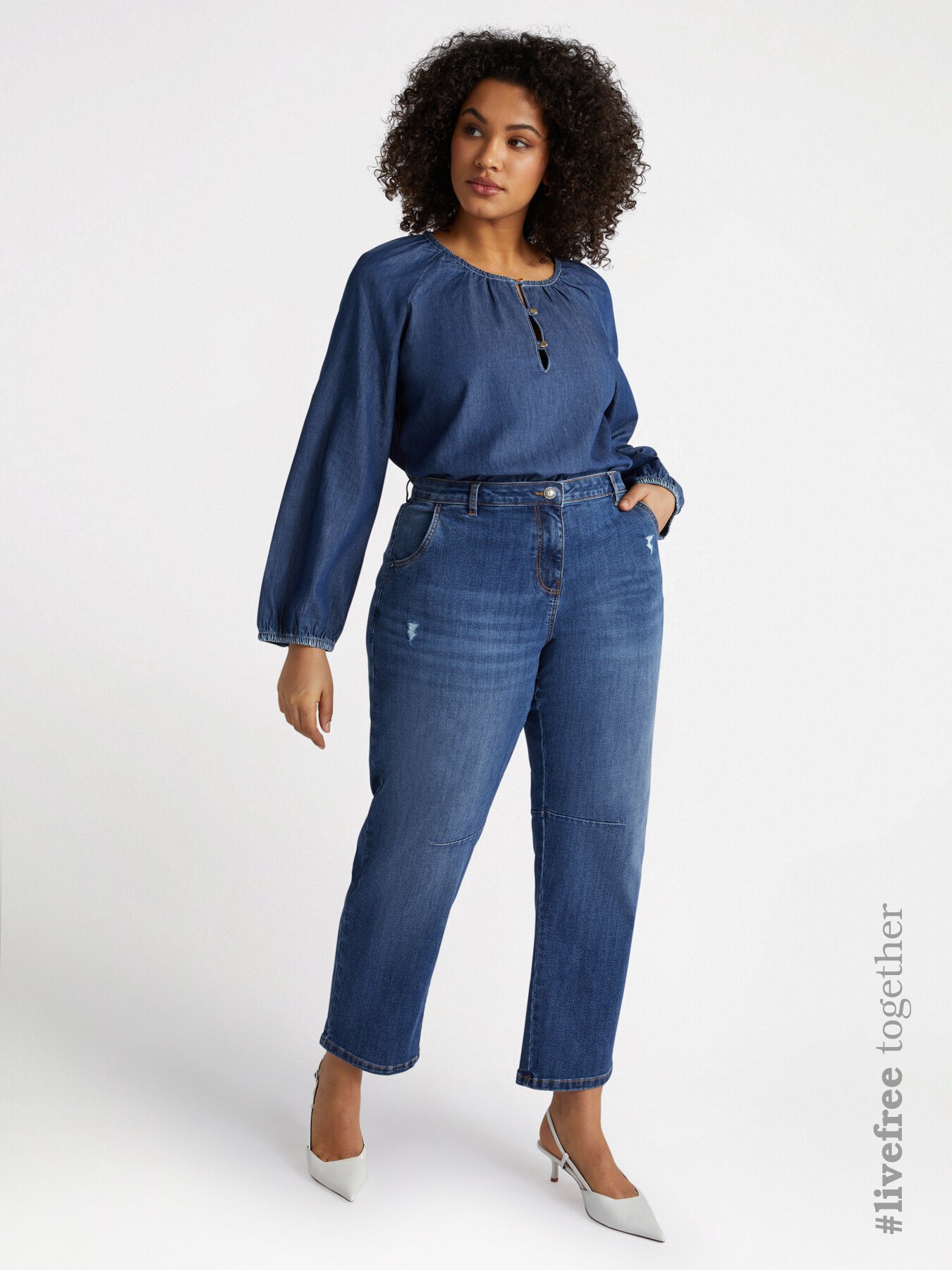 Jean Mom fit avec d&eacute;chirures image number 0