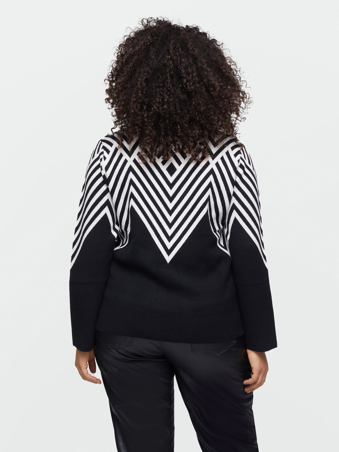 Pullover mit Chevron-Muster aus Viskose LENZING ECOVERO&trade; image number 1