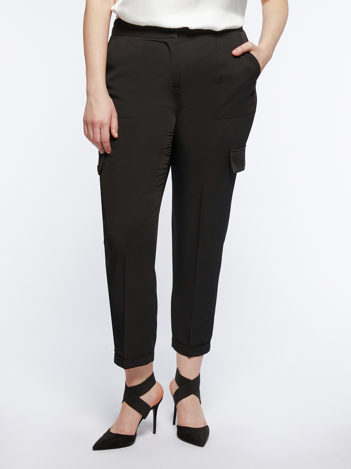 Pantaloni cargo in tessuto fluido image number 0