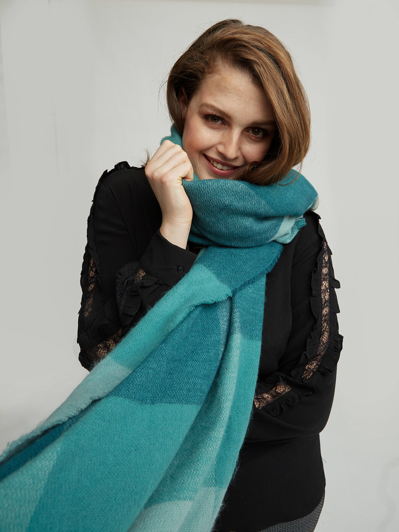 Sciarpa checks dai toni verdi image number 0