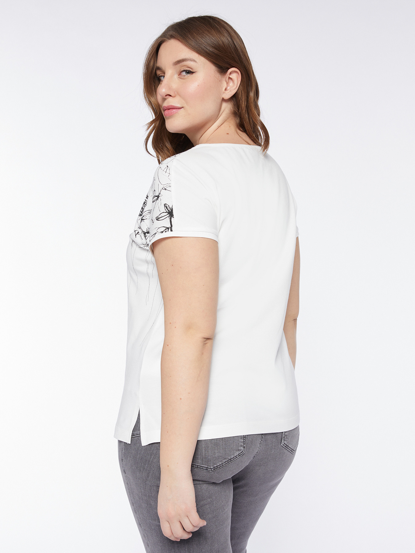 T-shirt with butterflies image number 1