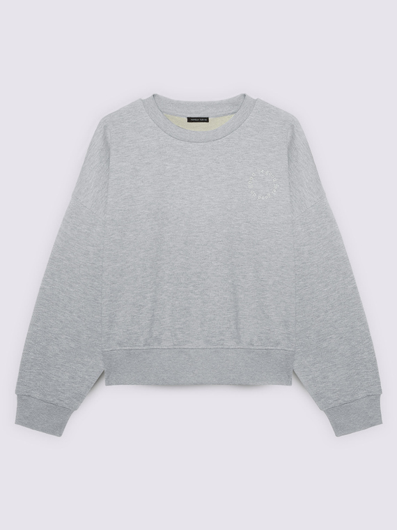 Closed sweatshirt with circular writing