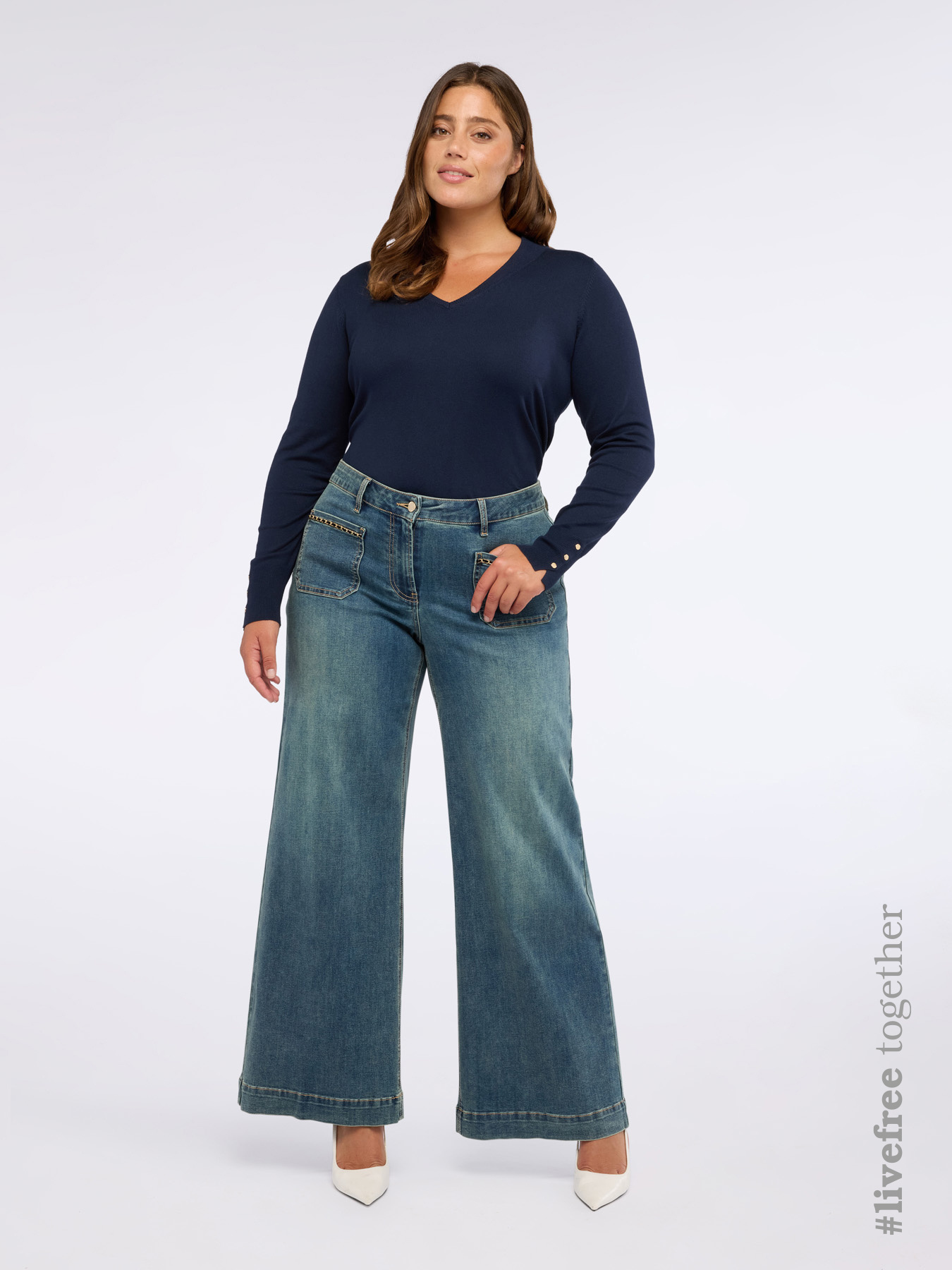 Wide leg jeans with a used effect image number 0