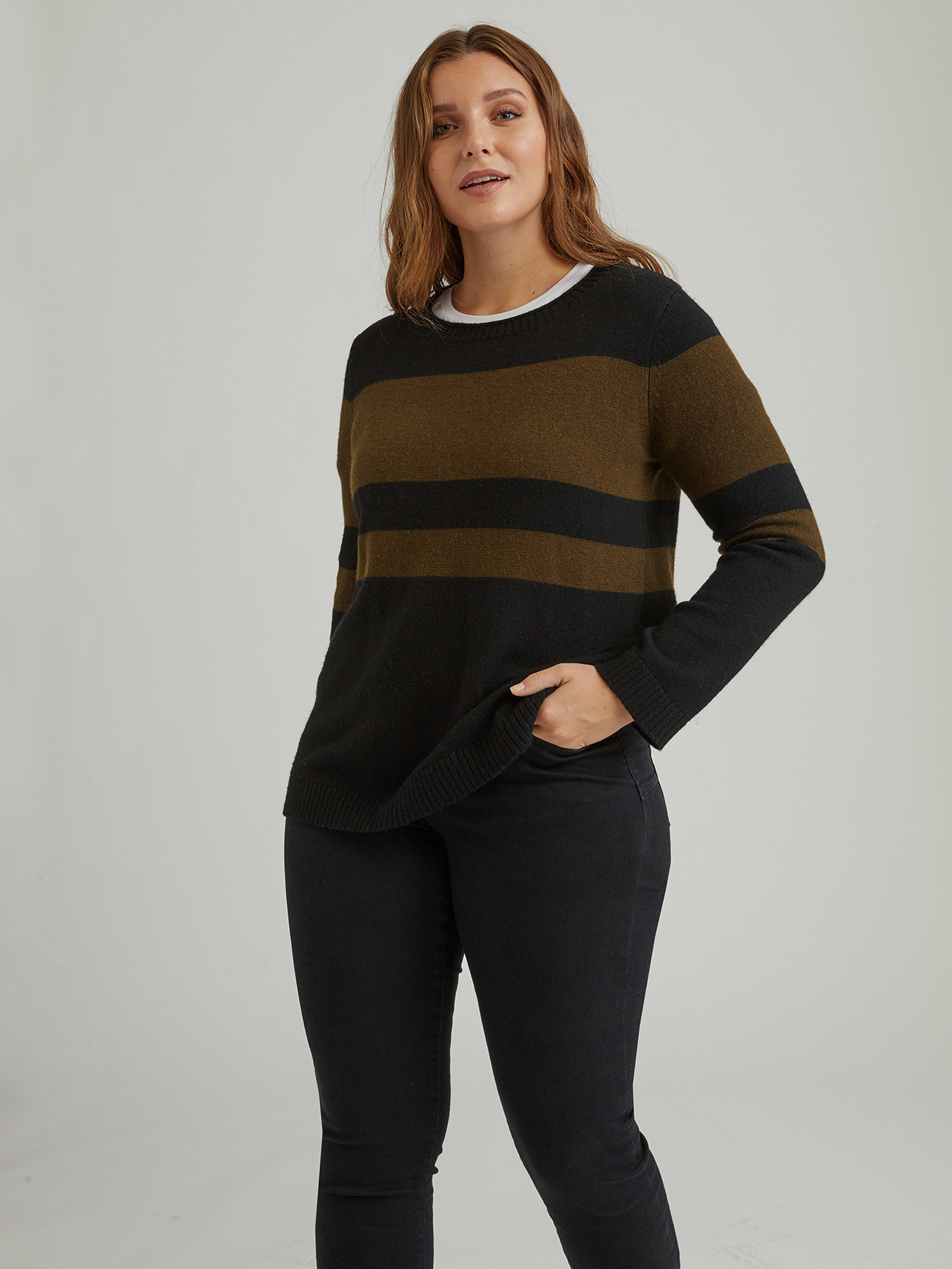 Colour-Block-Pullover image number 2