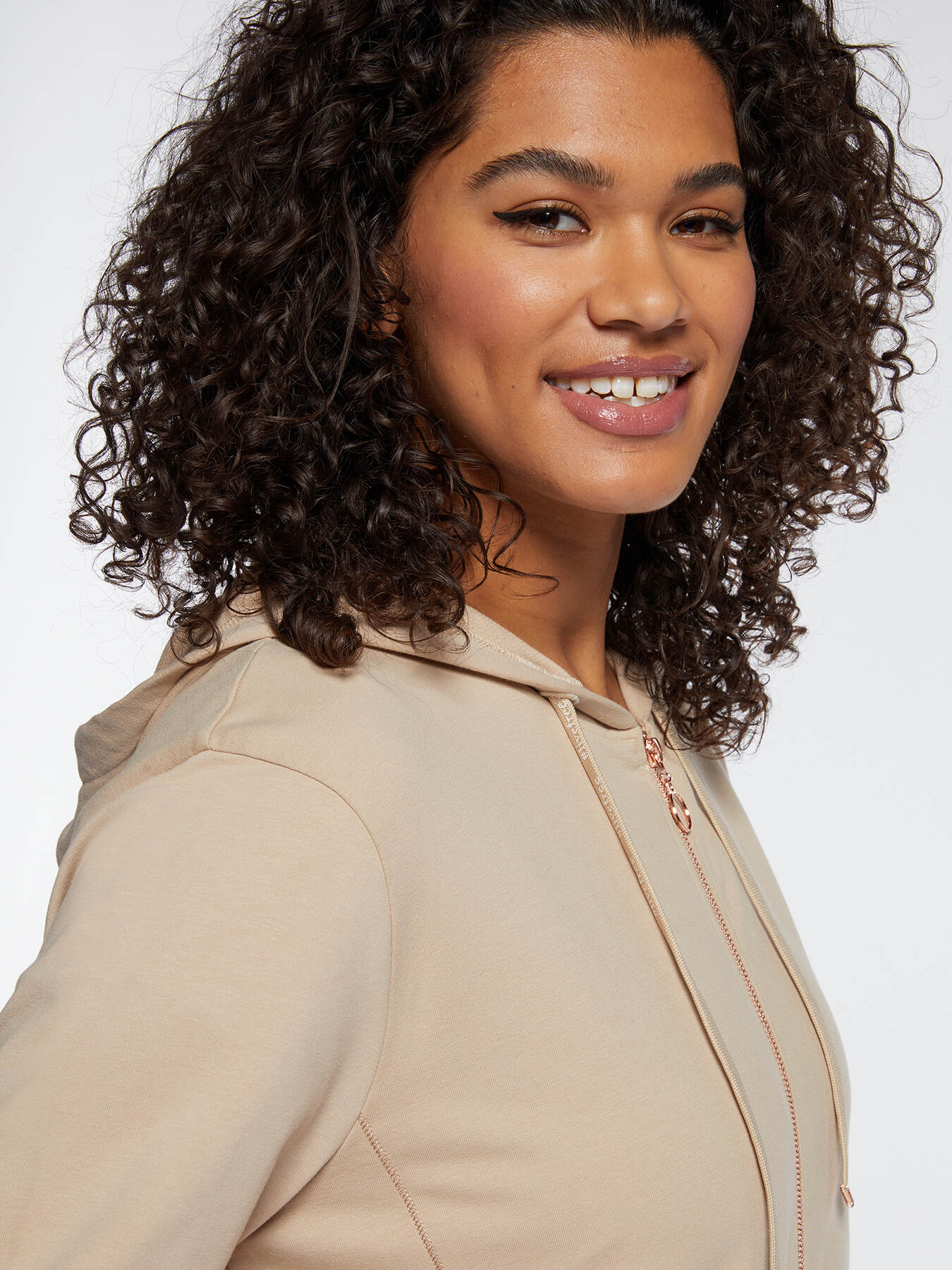 Felpa con cappuccio image number 2