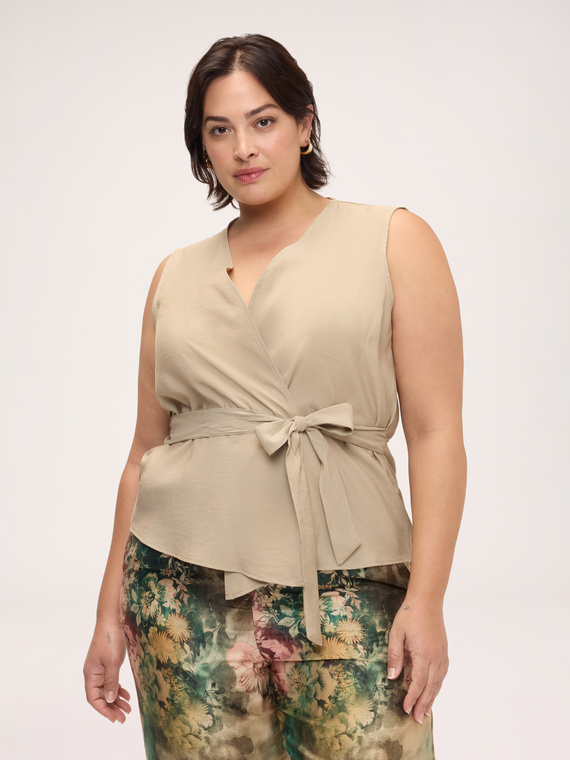 Modal gilet with belt