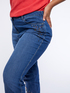 Slim Girlfit Jeans, Modell Zaffiro mit Stickereien image number 3