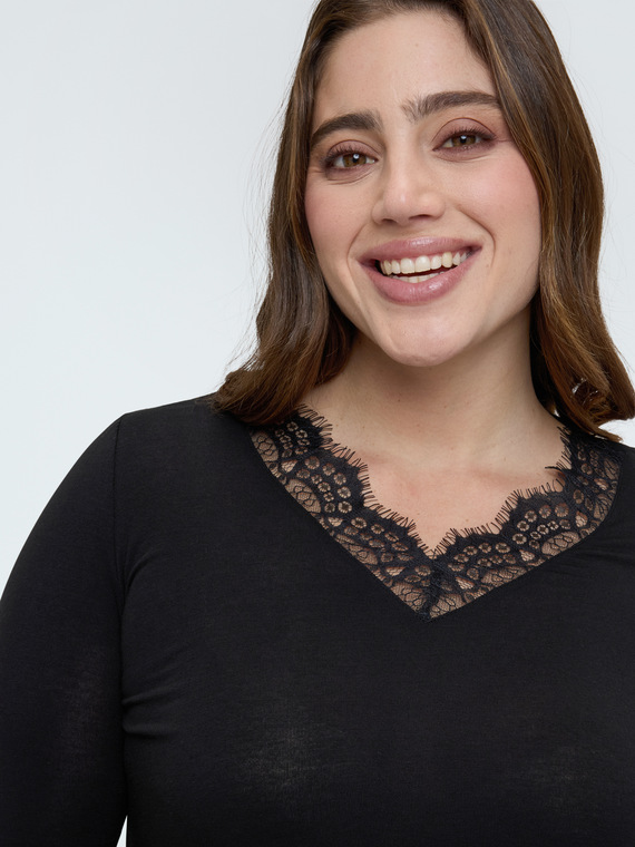 Mixed wool T-shirt with lace