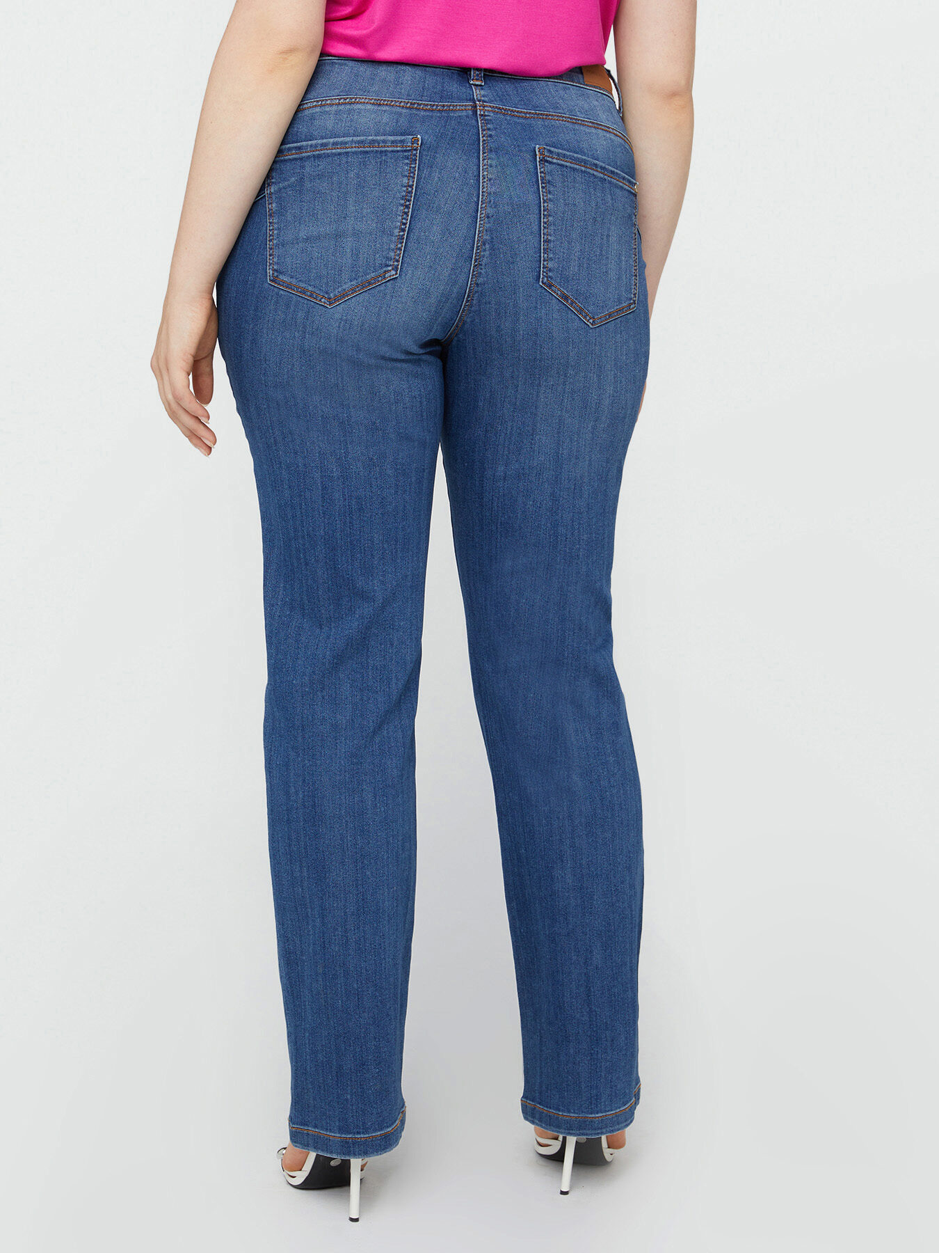 Regular-Jeans image number 1