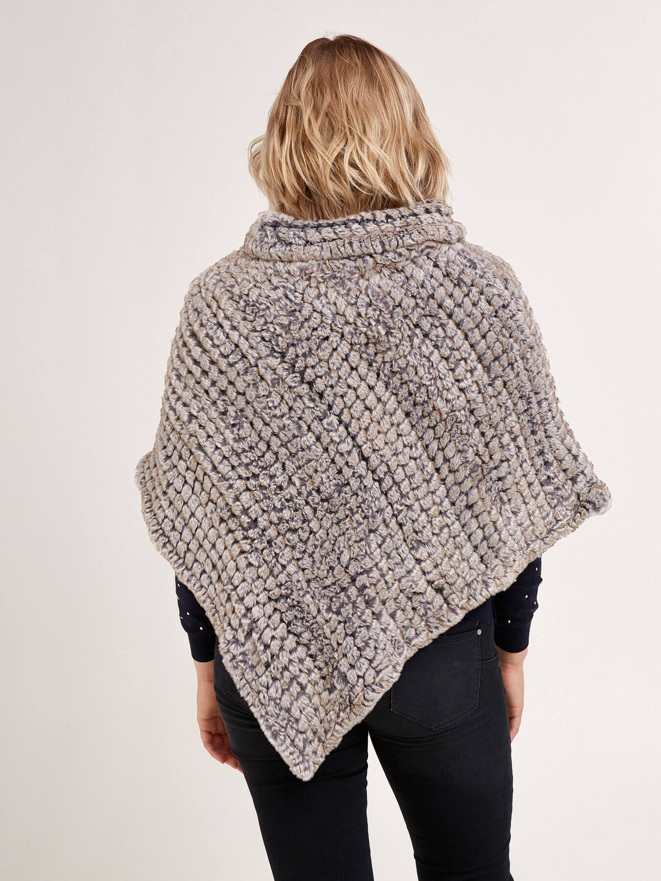 Mantella corta effetto pelliccia image number 1