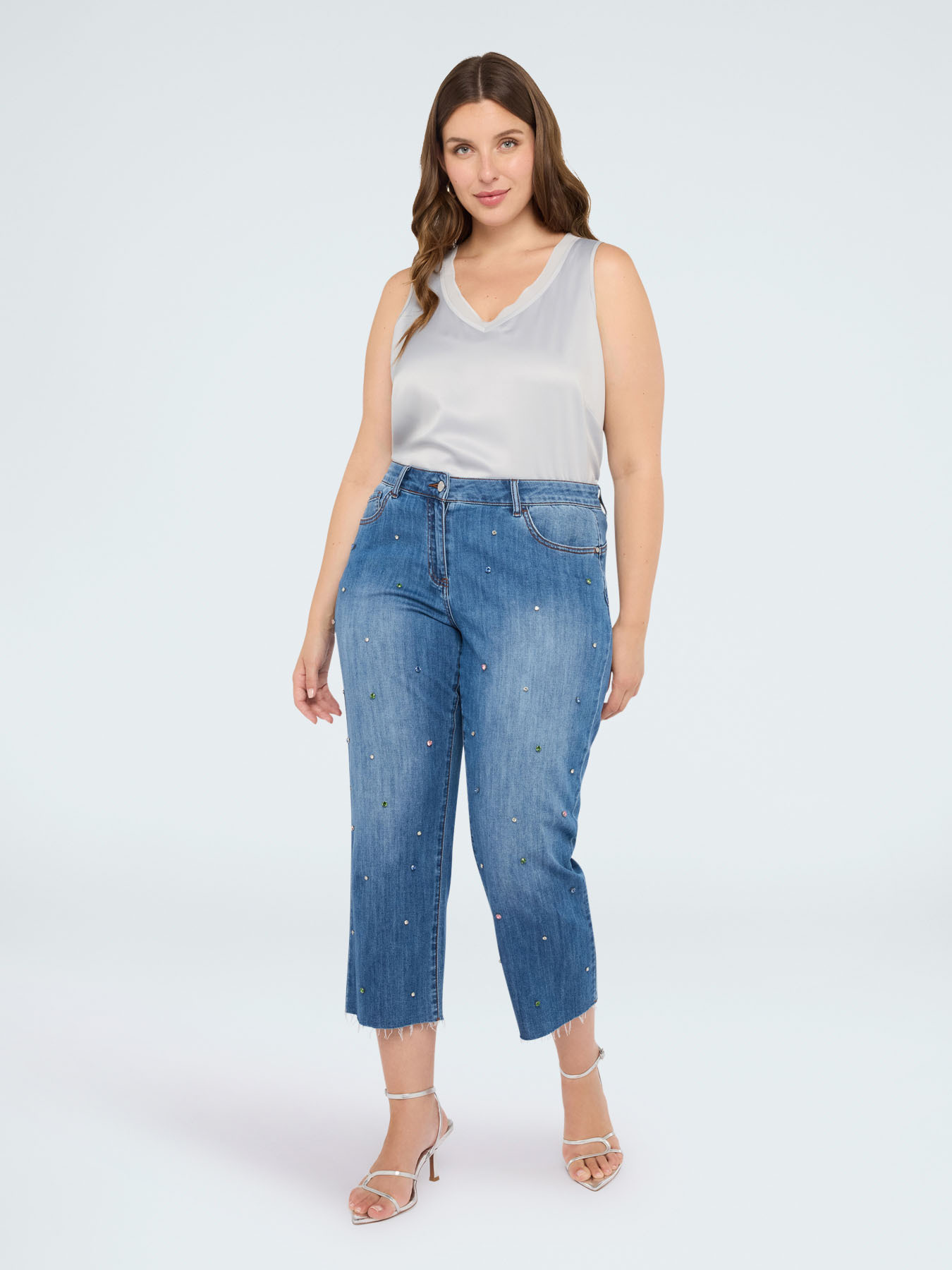 Two-fabric top with V-neck image number 2