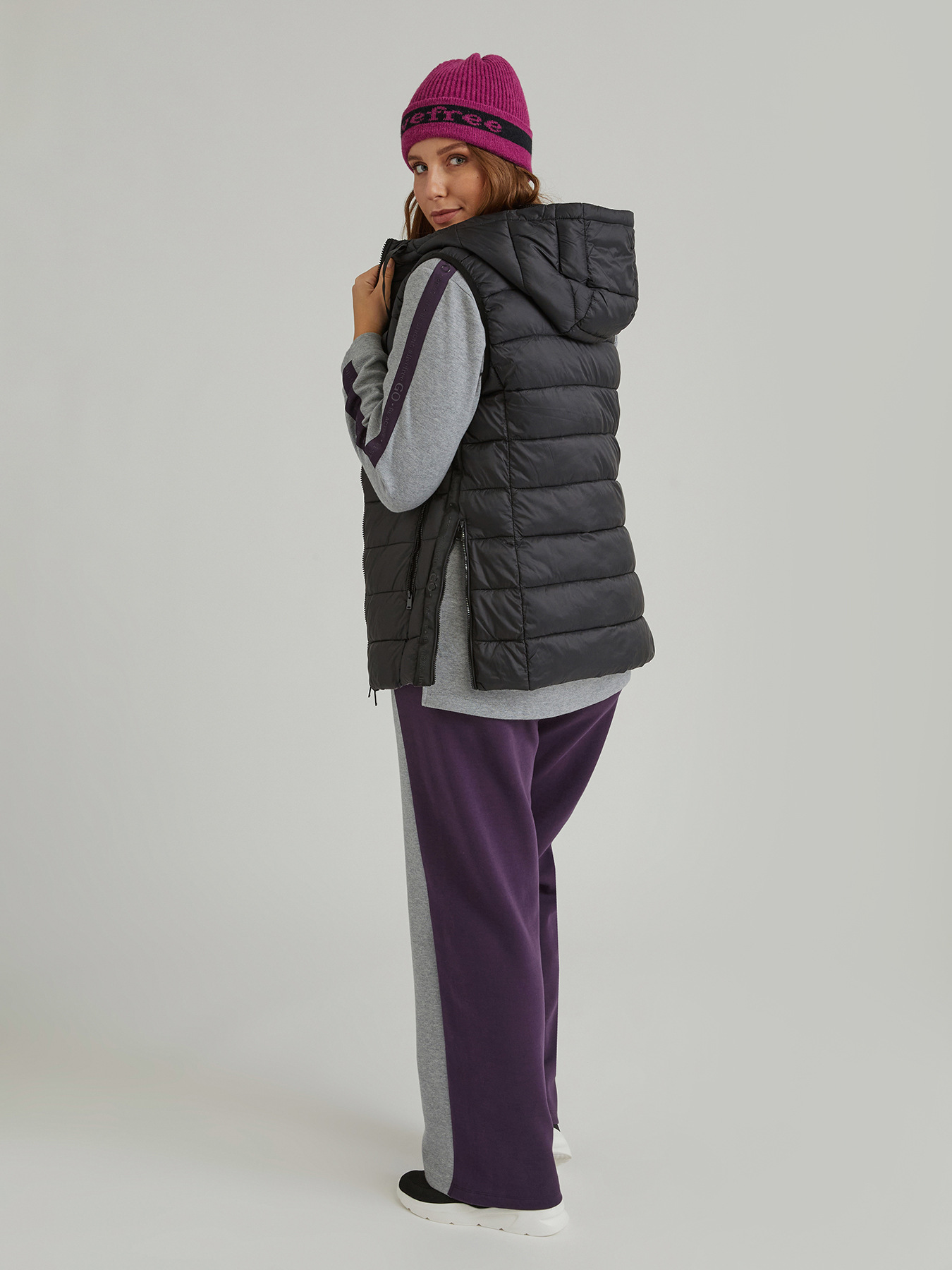 Piumino "GO." smanicato image number 1