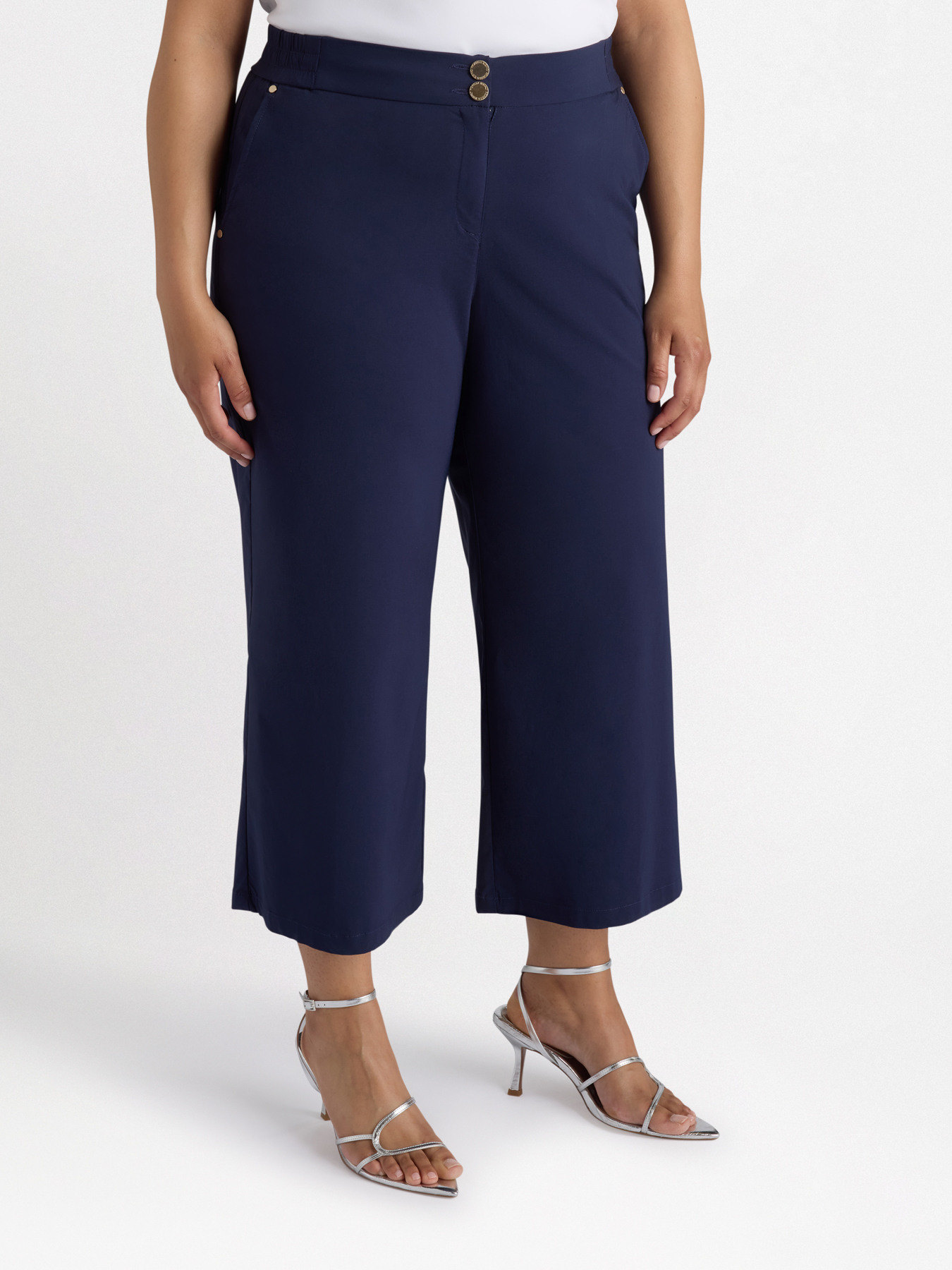 Lightweight cropped trousers image number 0