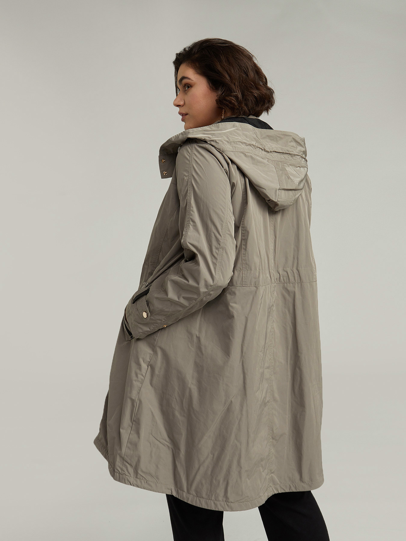 Parka leggero con coulisse image number 1