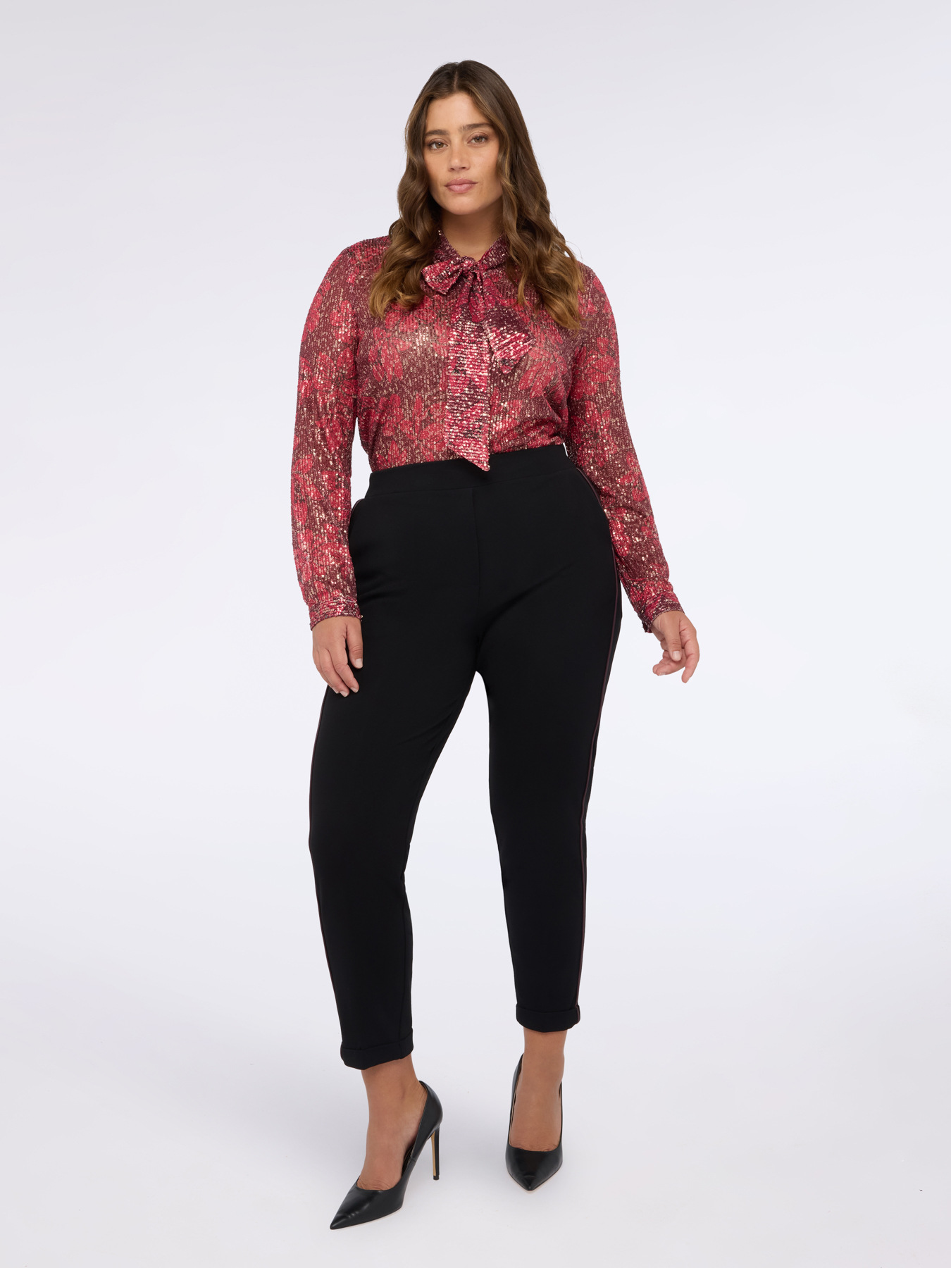 Jogginghose mit seitlichem Piping image number 3