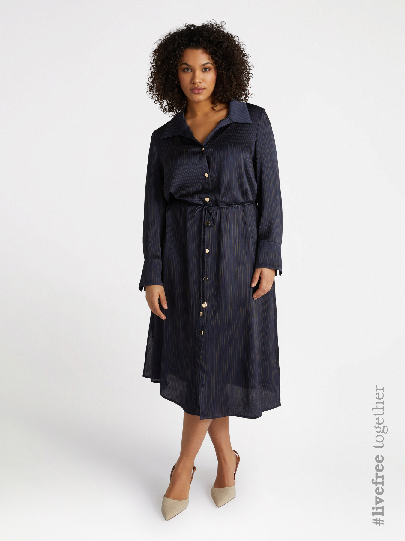 Robe chemisier avec une ceinture &agrave; la taille image number 0