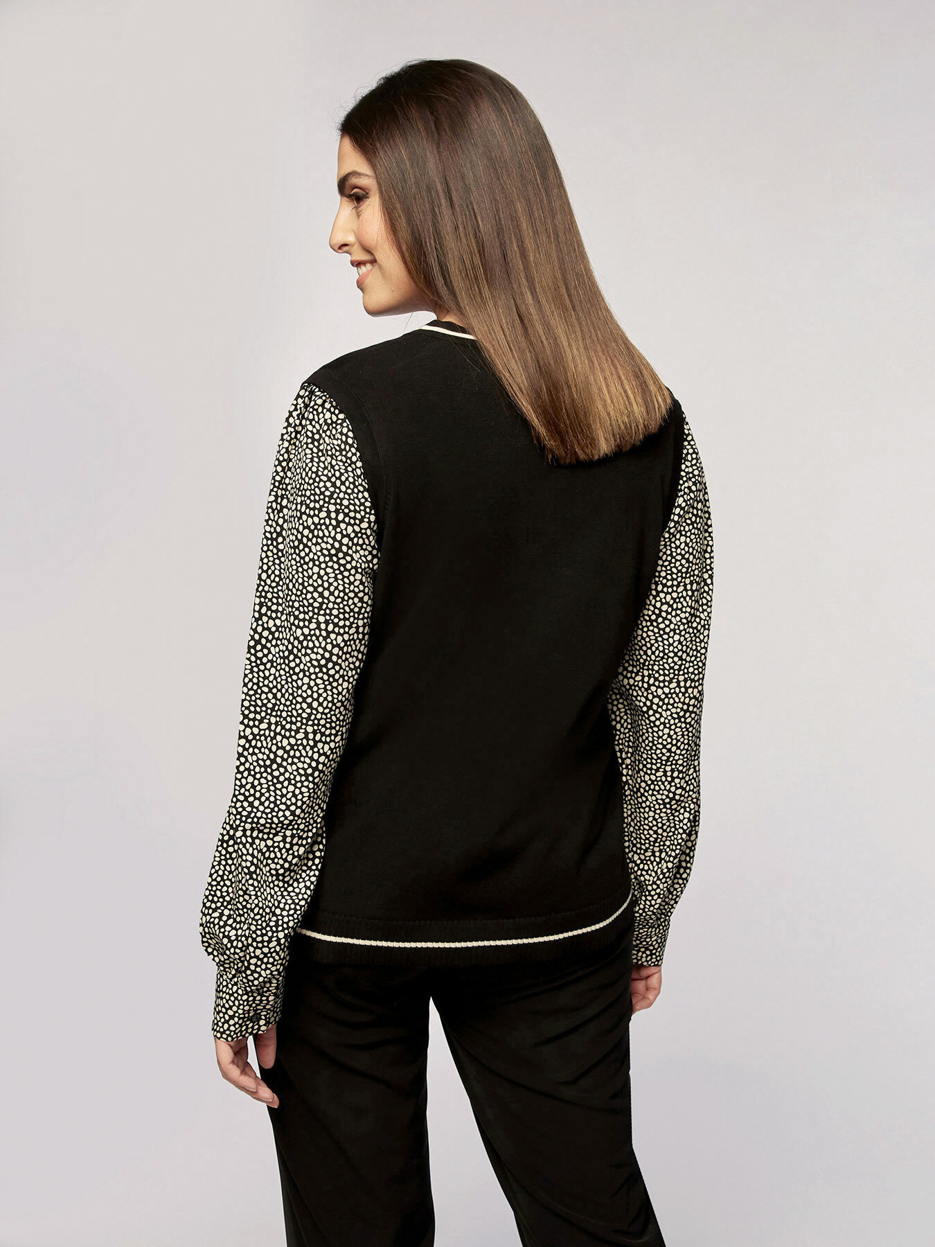 Chaleco con mangas de tejido estampado image number 1