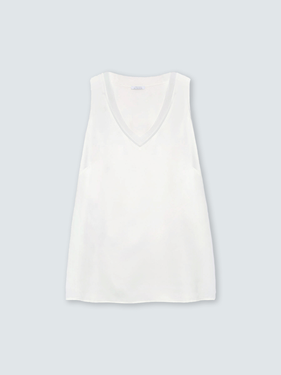 Two-material top with V-neck