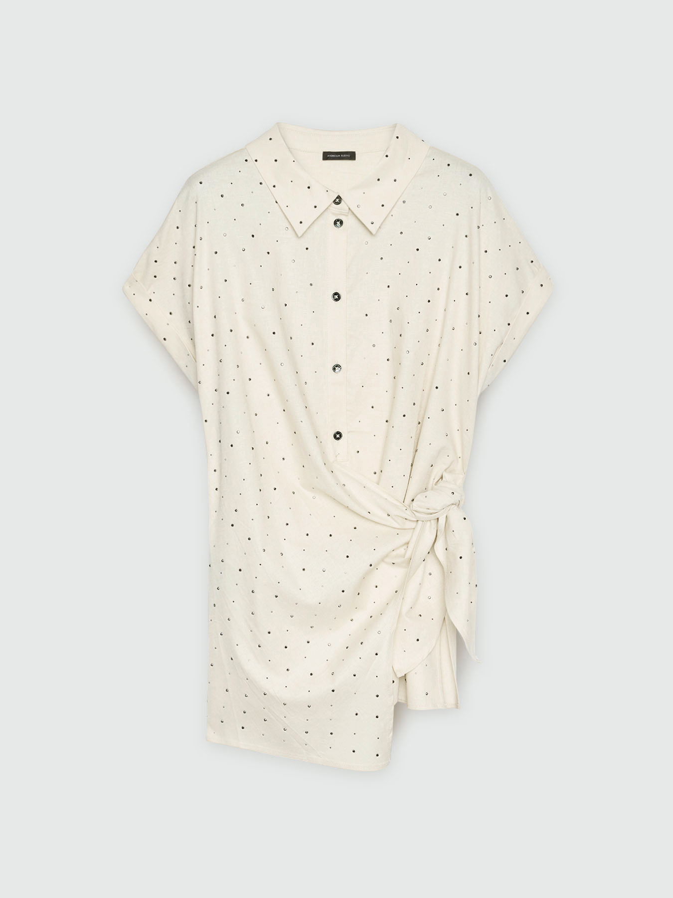 Camisa con tachuelas y nudo lateral image number 4