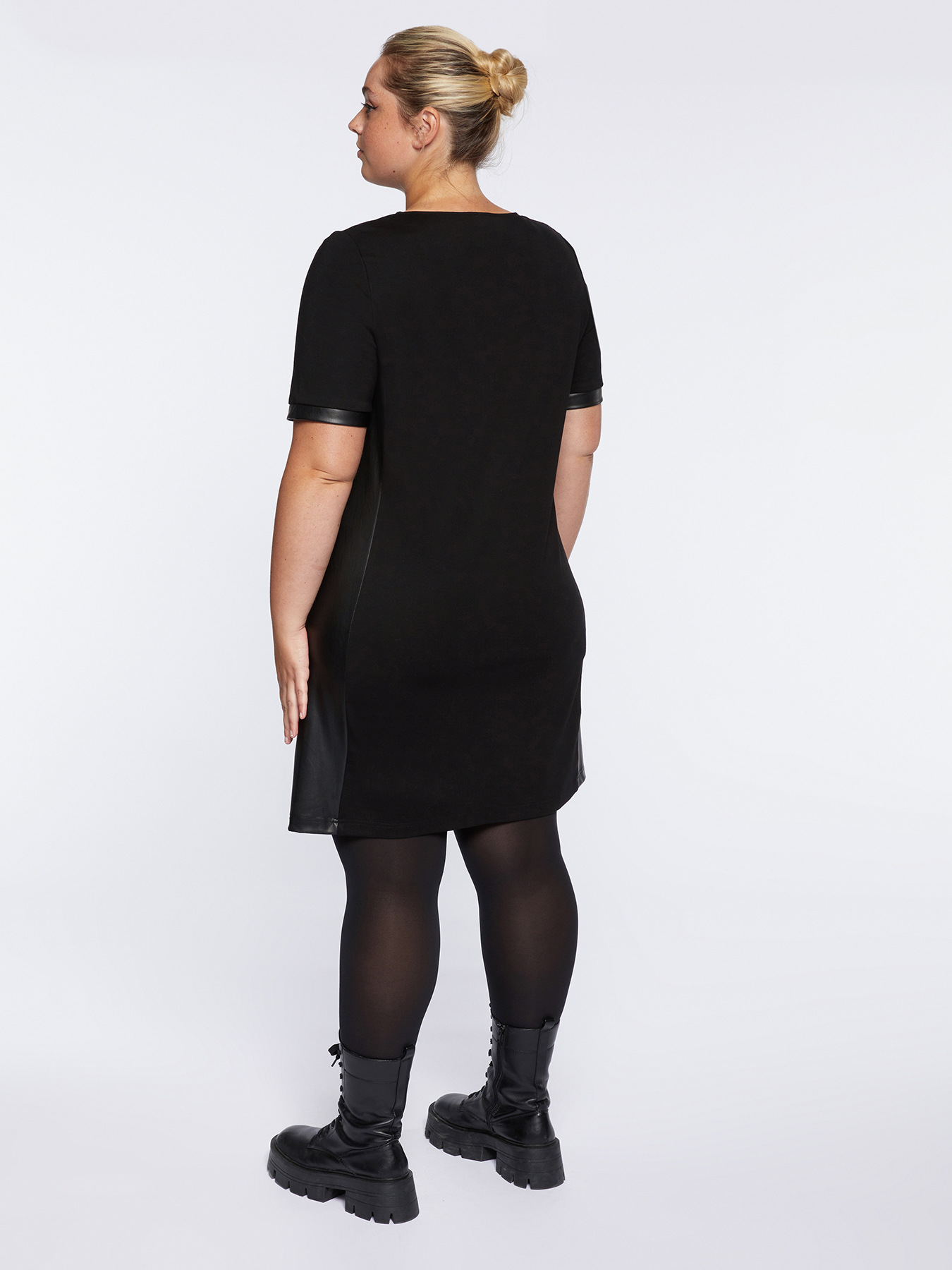 Vestito con inserti image number 1