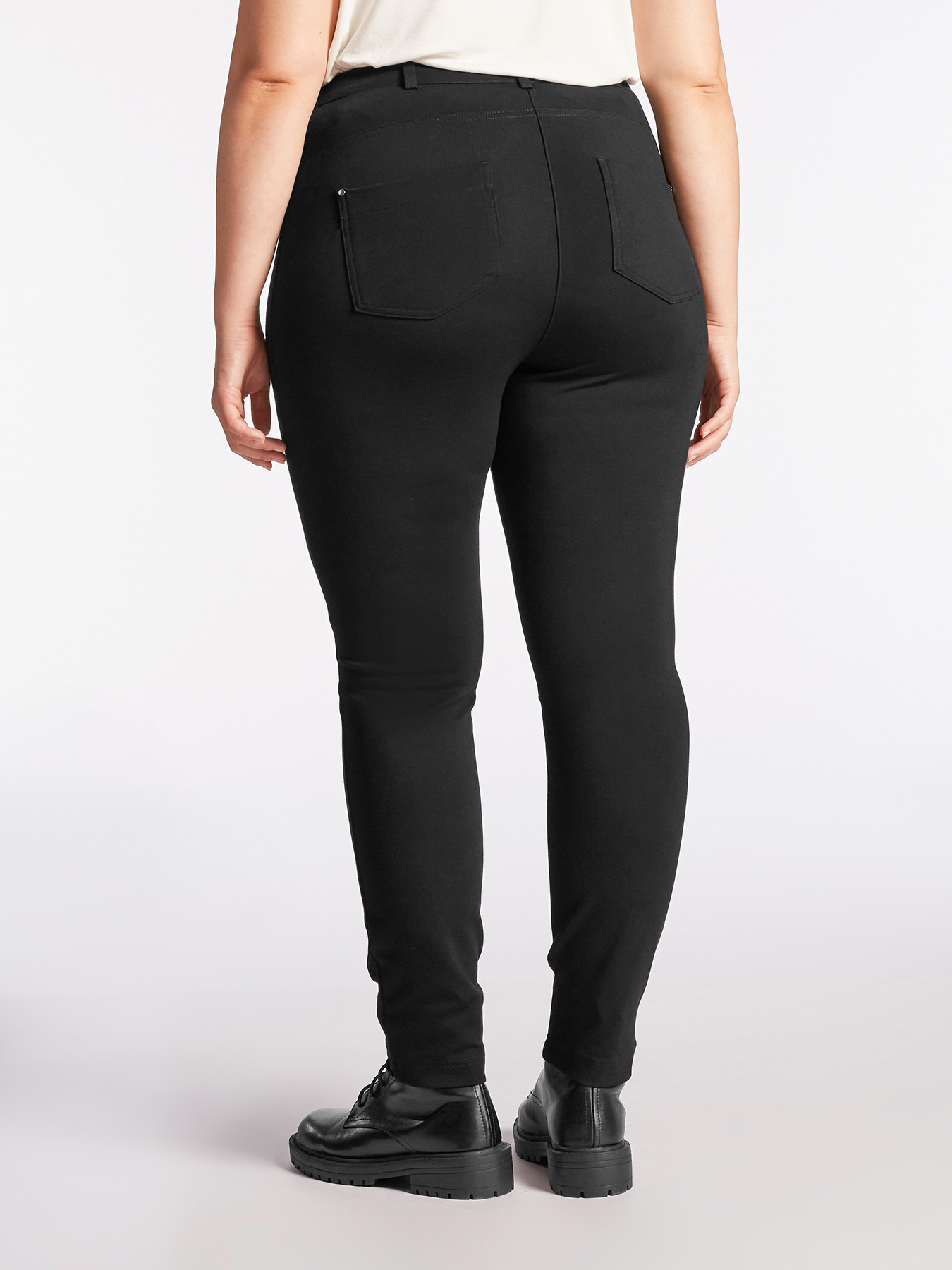 Pantaloni skinny in viscosa ECOVERO&trade; image number 1