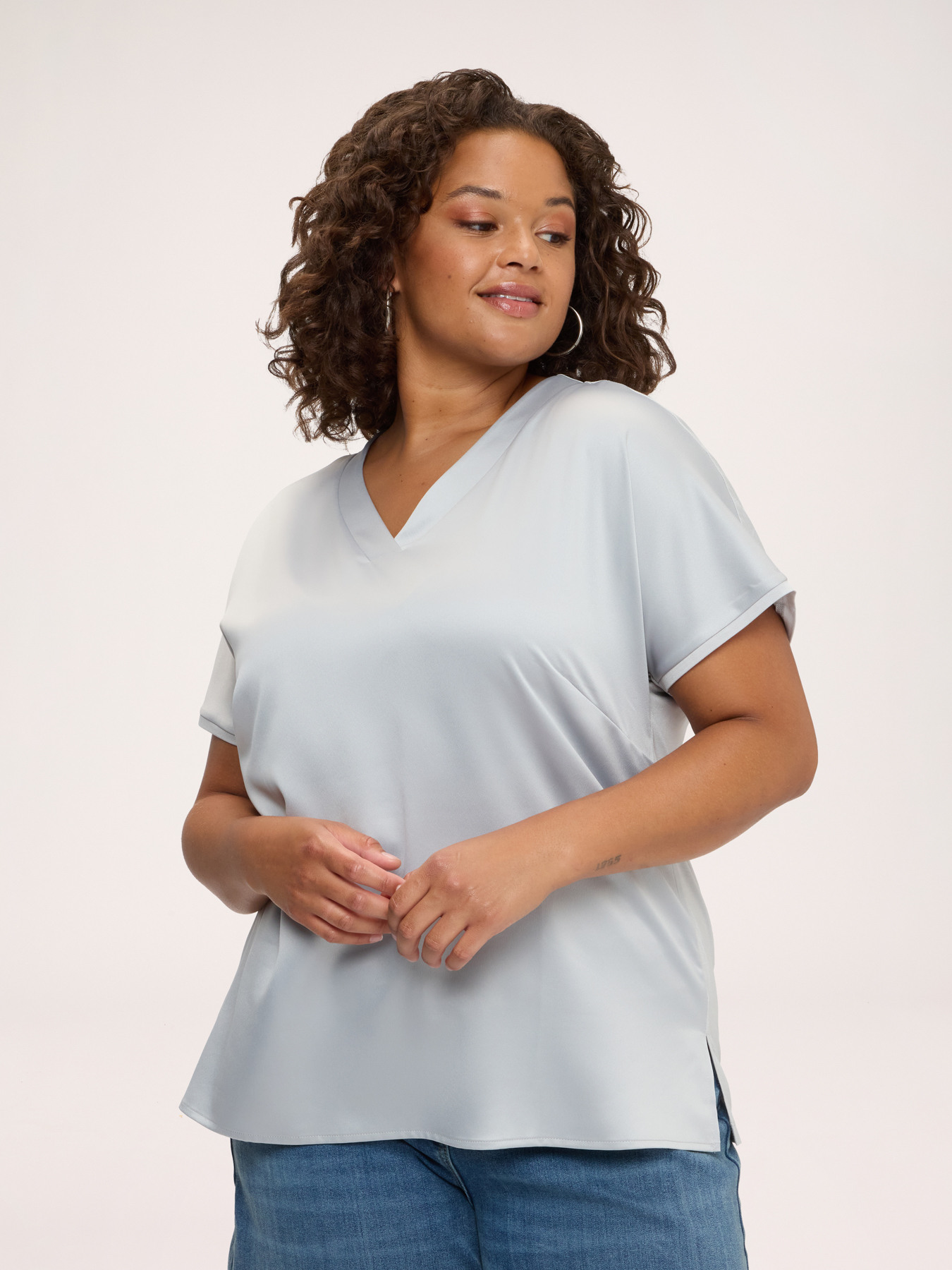 Bi-material T-shirt in viscose satin image number 0