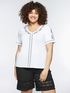 T-shirt with ethnic embroidery image number 2