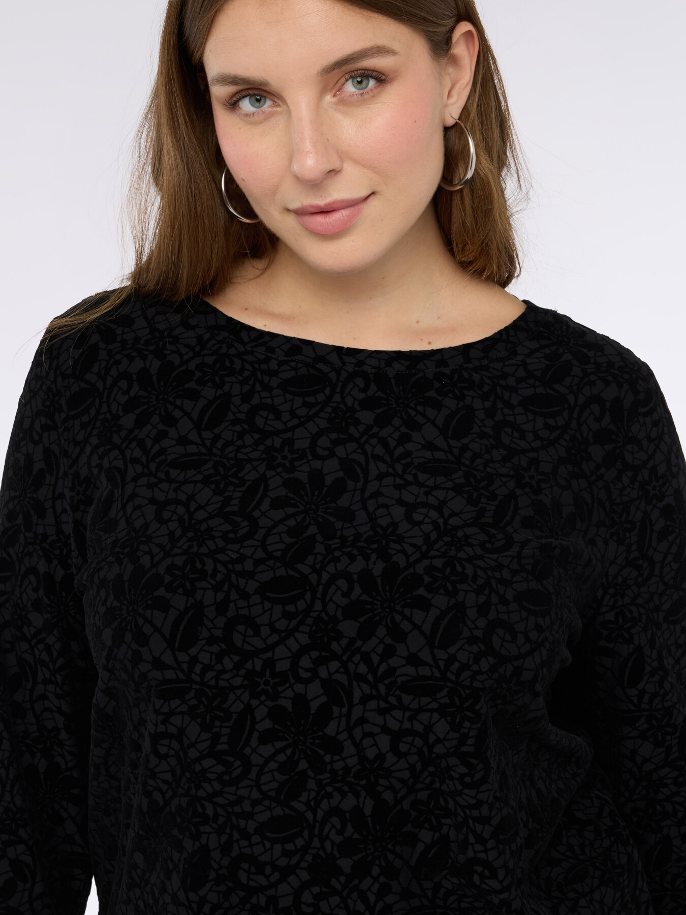 Jersey t-shirt with embossed lace print image number 2