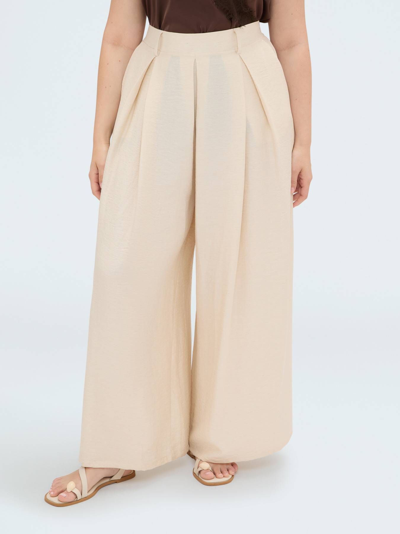 Wide-leg trousers with pleats image number 3