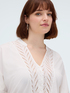 Bluse aus Lochstickerei mit Knotendetail image number 3