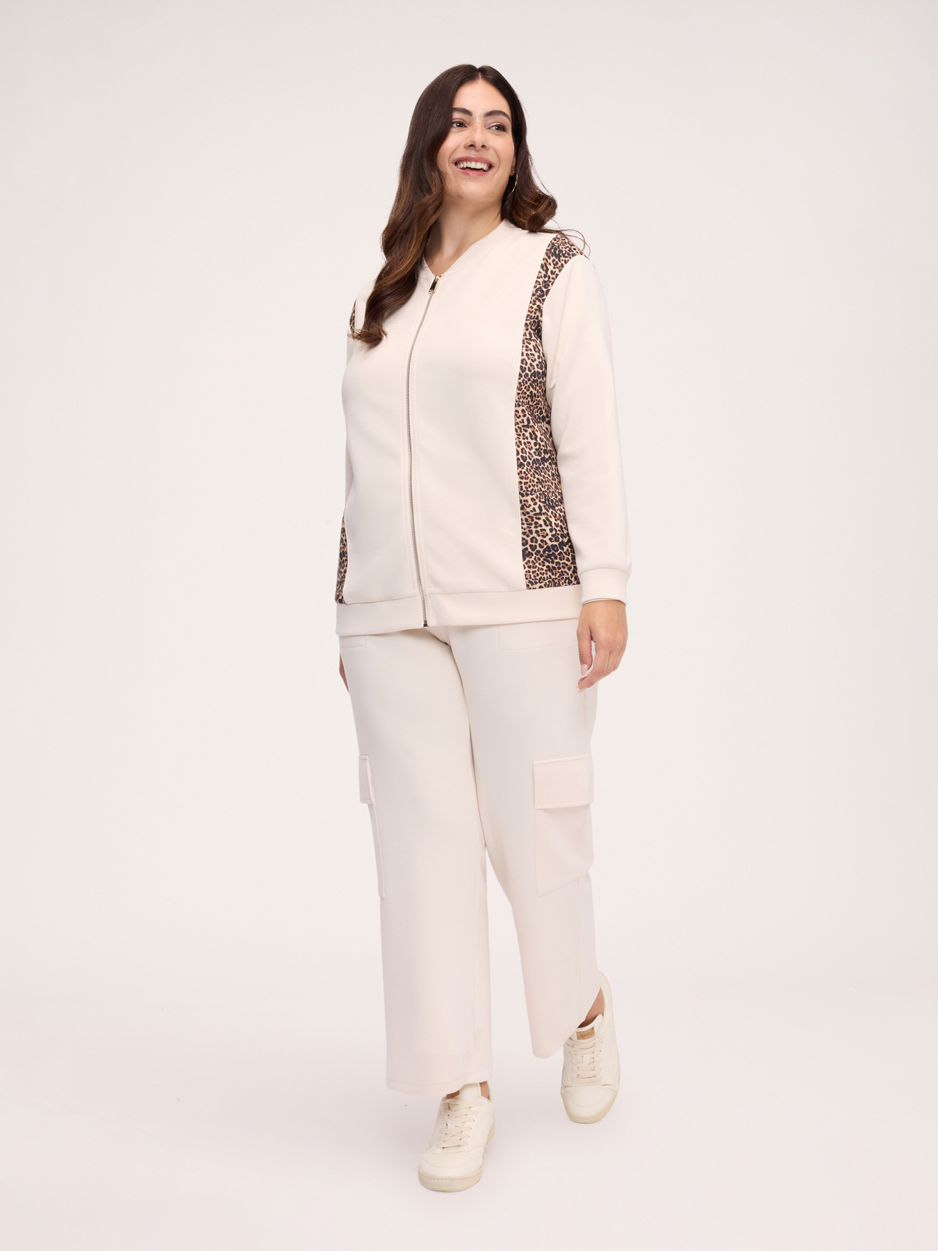 Offene Sweatjacke mit Animal-Print-Eins&auml;tzen image number 2
