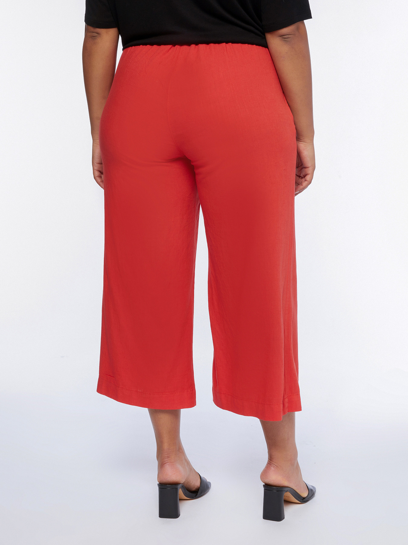 Cropped-Hose mit gerade geschnittenem Bein image number 1