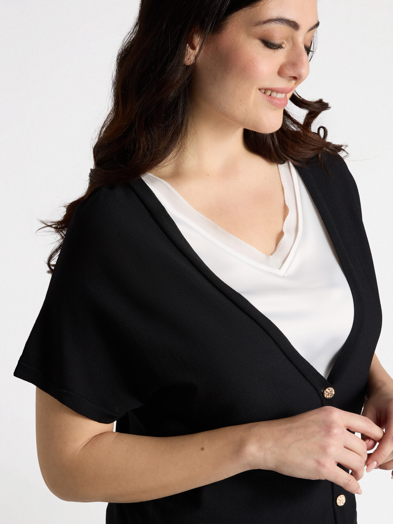 Cardigan leggero con bottoni image number 3