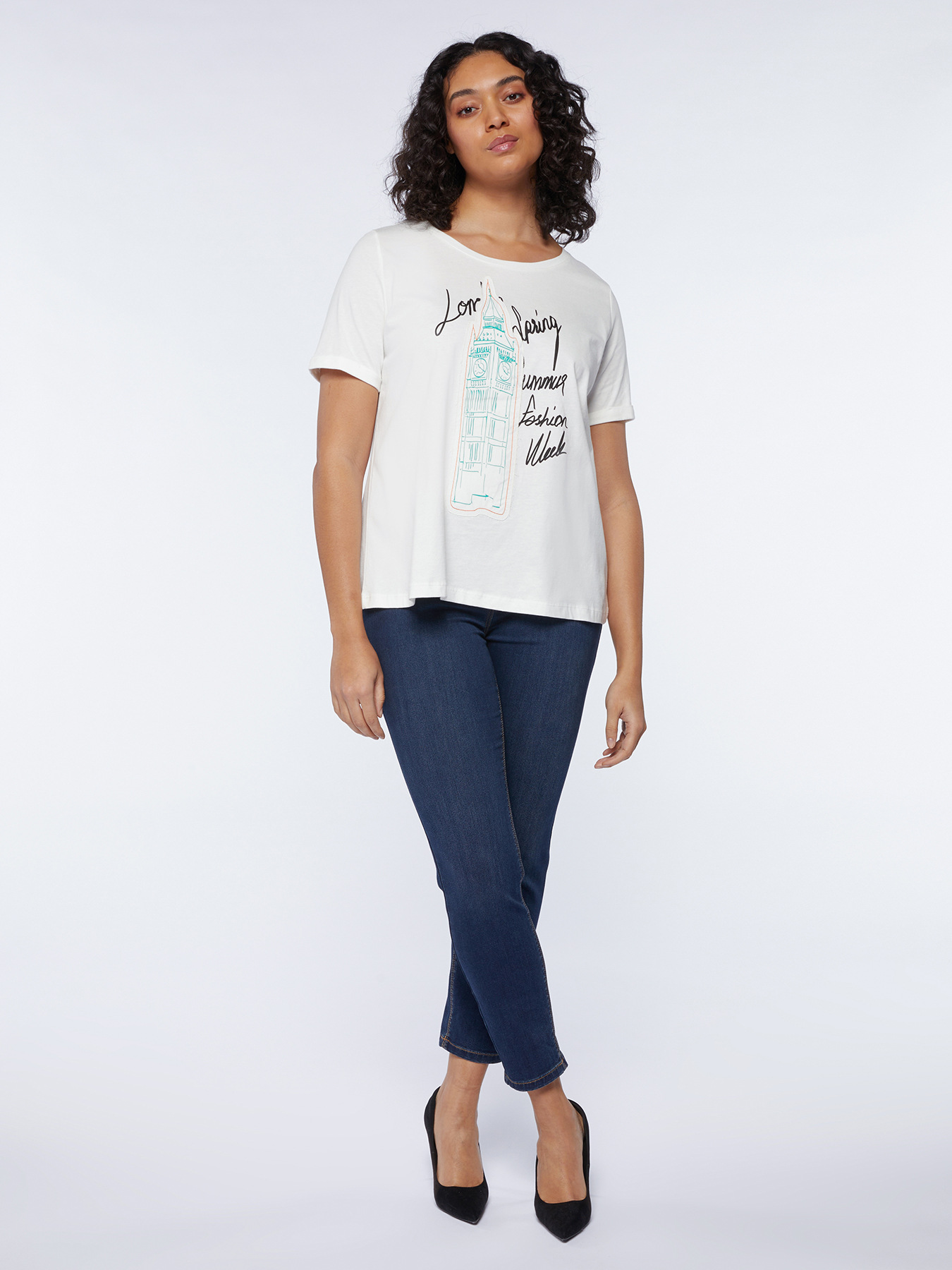 T-Shirt mit Schreiben und Anwendung image number 2