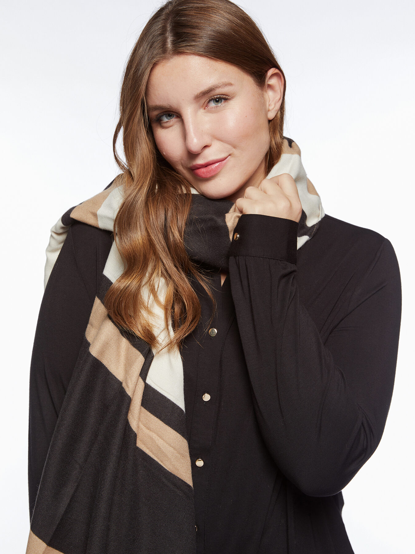 Bufanda de rayas image number 2