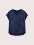 Zweistoffiges T-Shirt mit V-Ausschnitt image number 3
