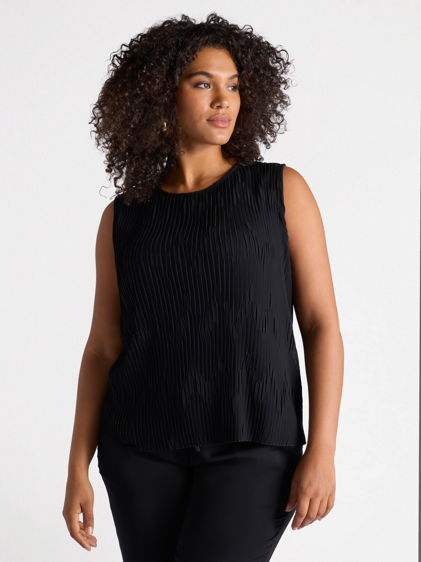 Pleated top image number 2