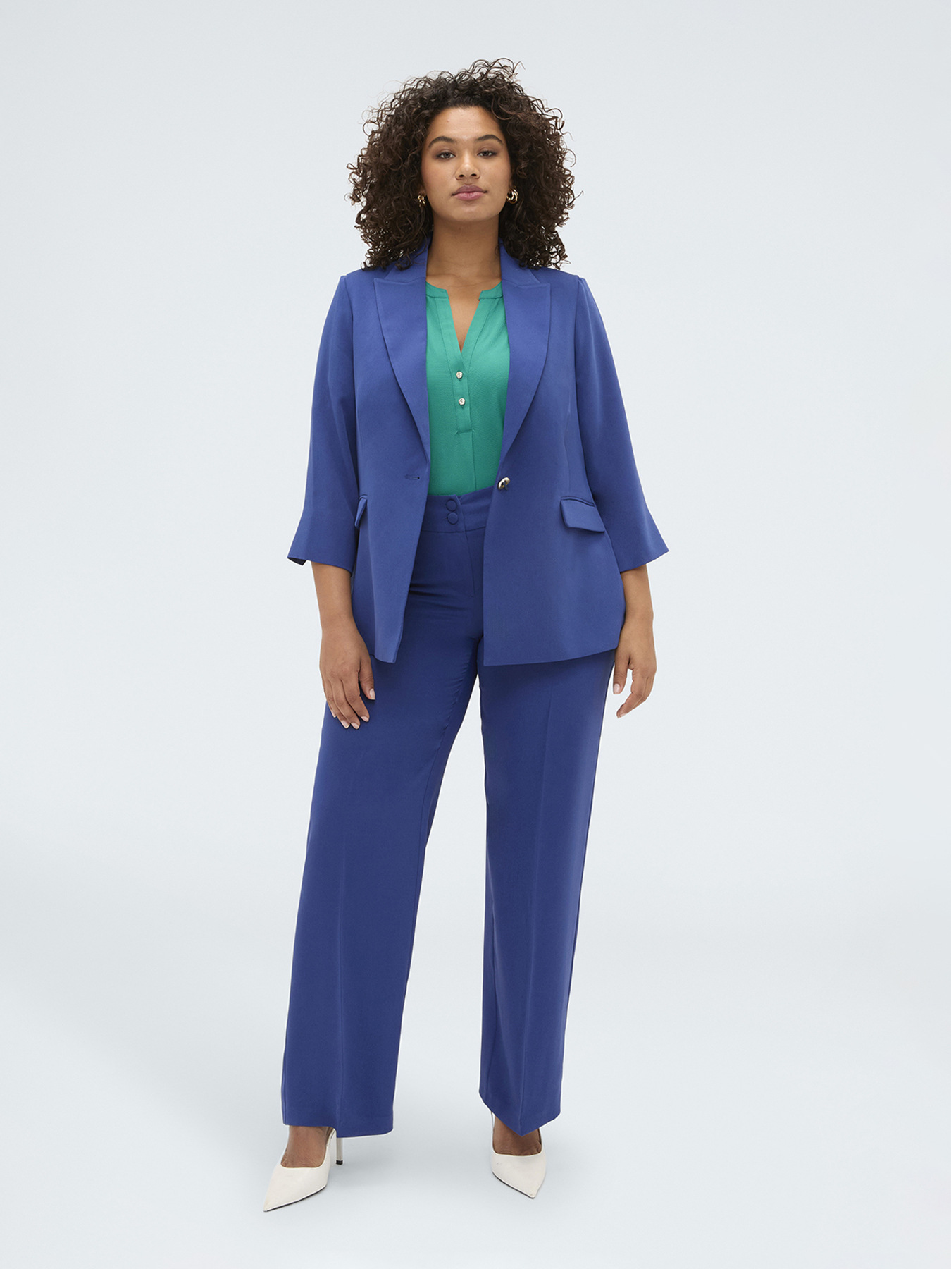 Blazer with three-quarter sleeves image number 2