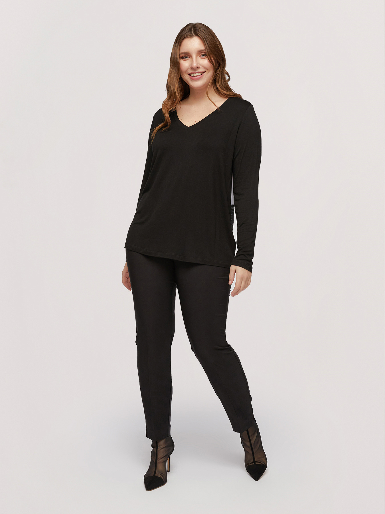 T-shirt bicolore avec dentelle dans le dos image number 0