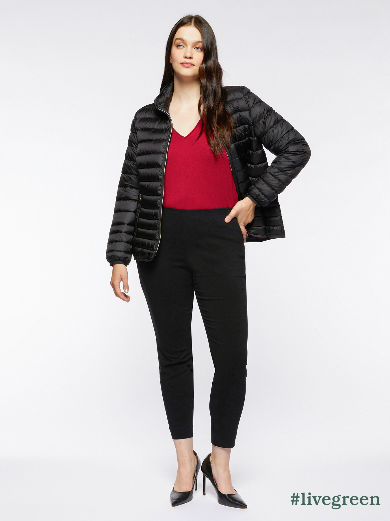FIORELLA RUBINO: Piumino Leggero Trapuntato in Sorona® Aura Nero. 45 Stagione Autunno Inverno 2024 FIORELLA RUBINO: Piumino Leggero Trapuntato in Sorona® Aura Nero. 45 Stagione Autunno Inverno 2024