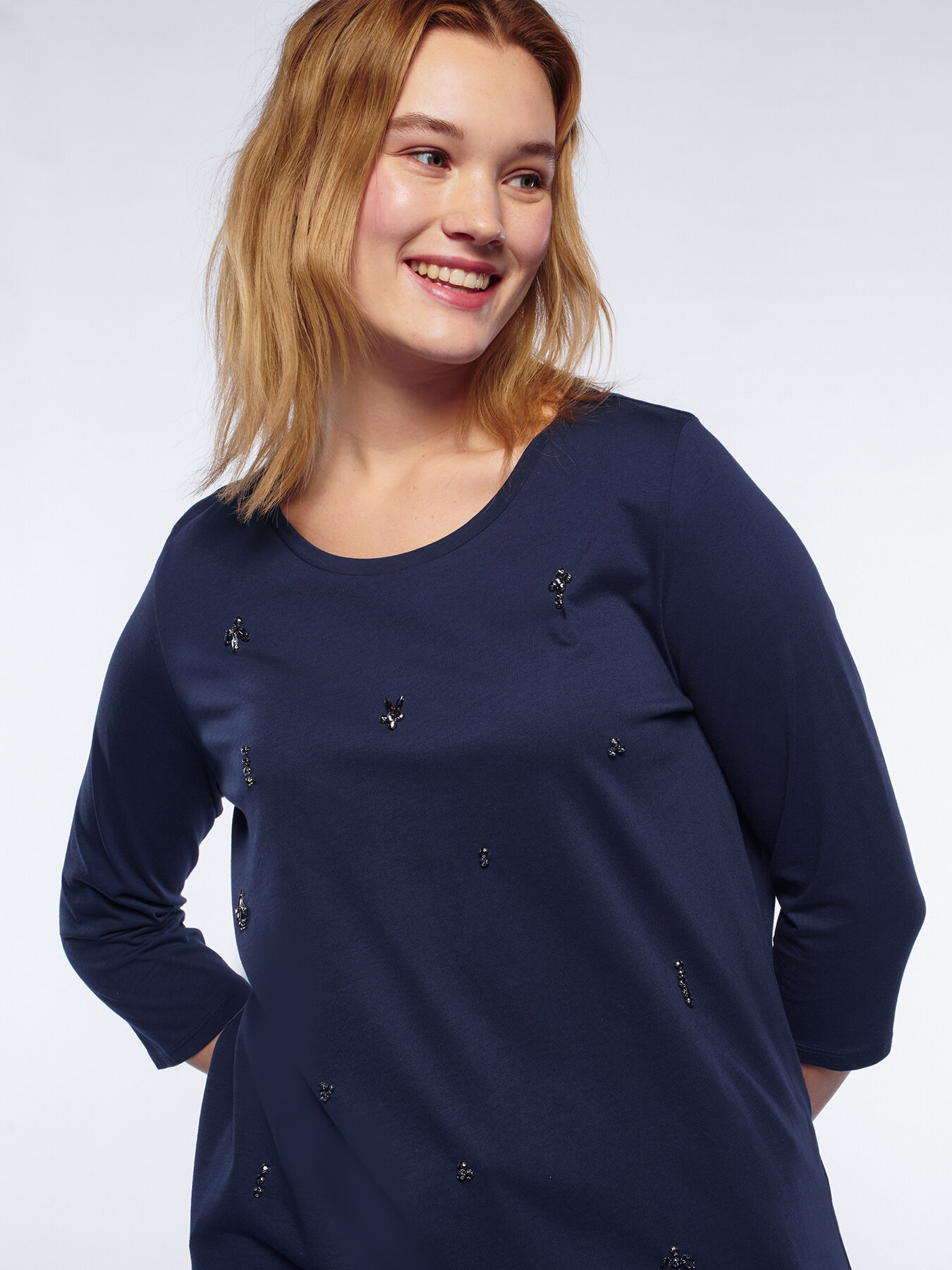 T-shirt con ricami image number 2