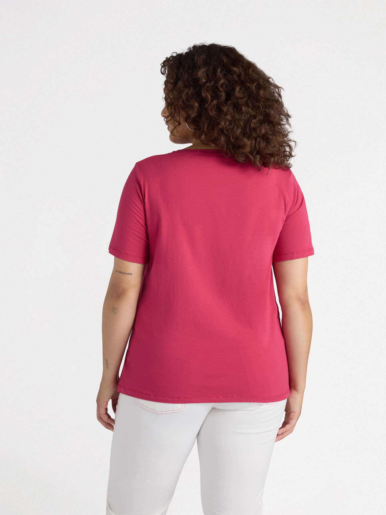 T-shirt avec broderie florale image number 1