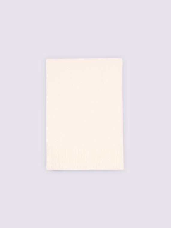 Long scarf with ribbed edges