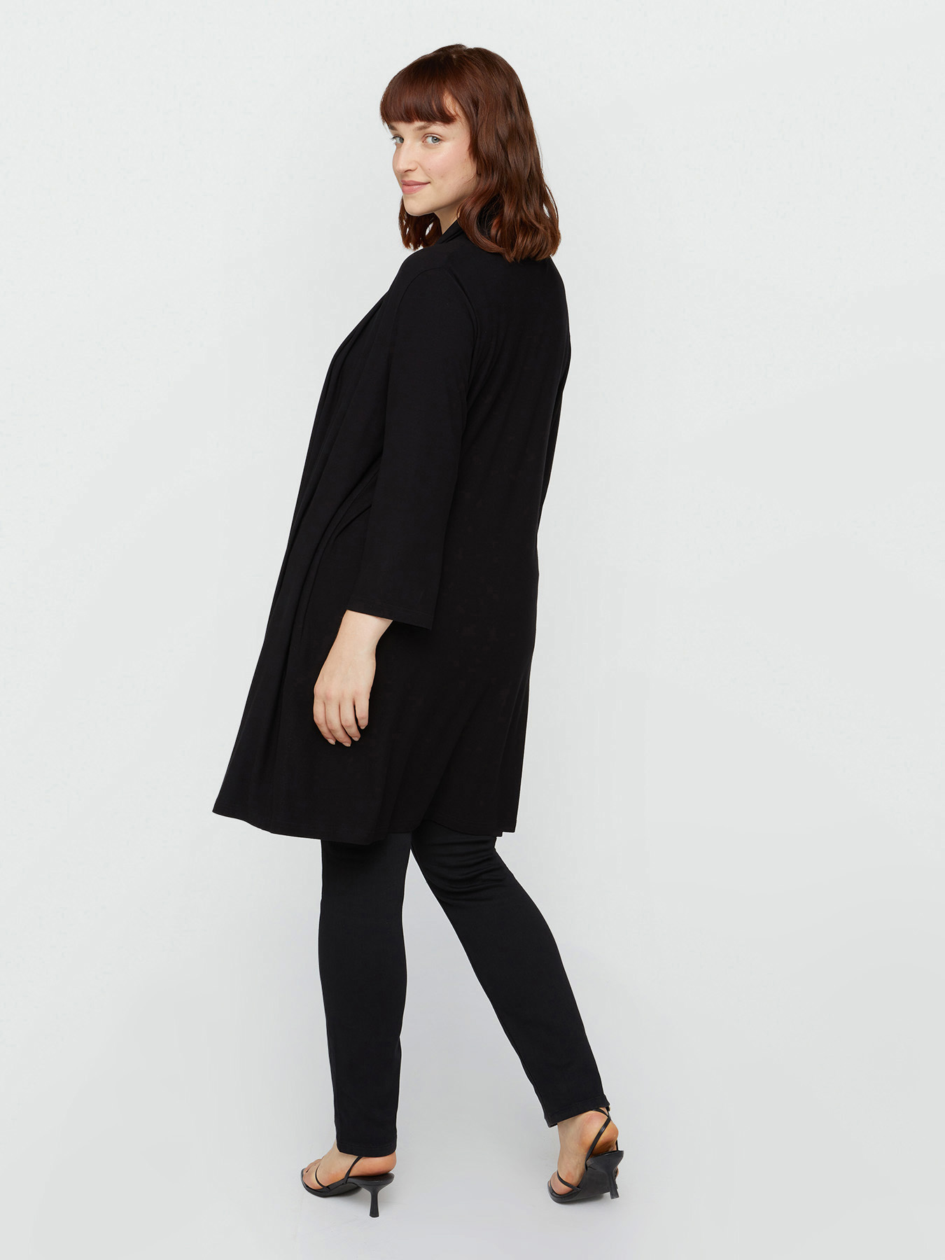 C&aacute;rdigan largo image number 1