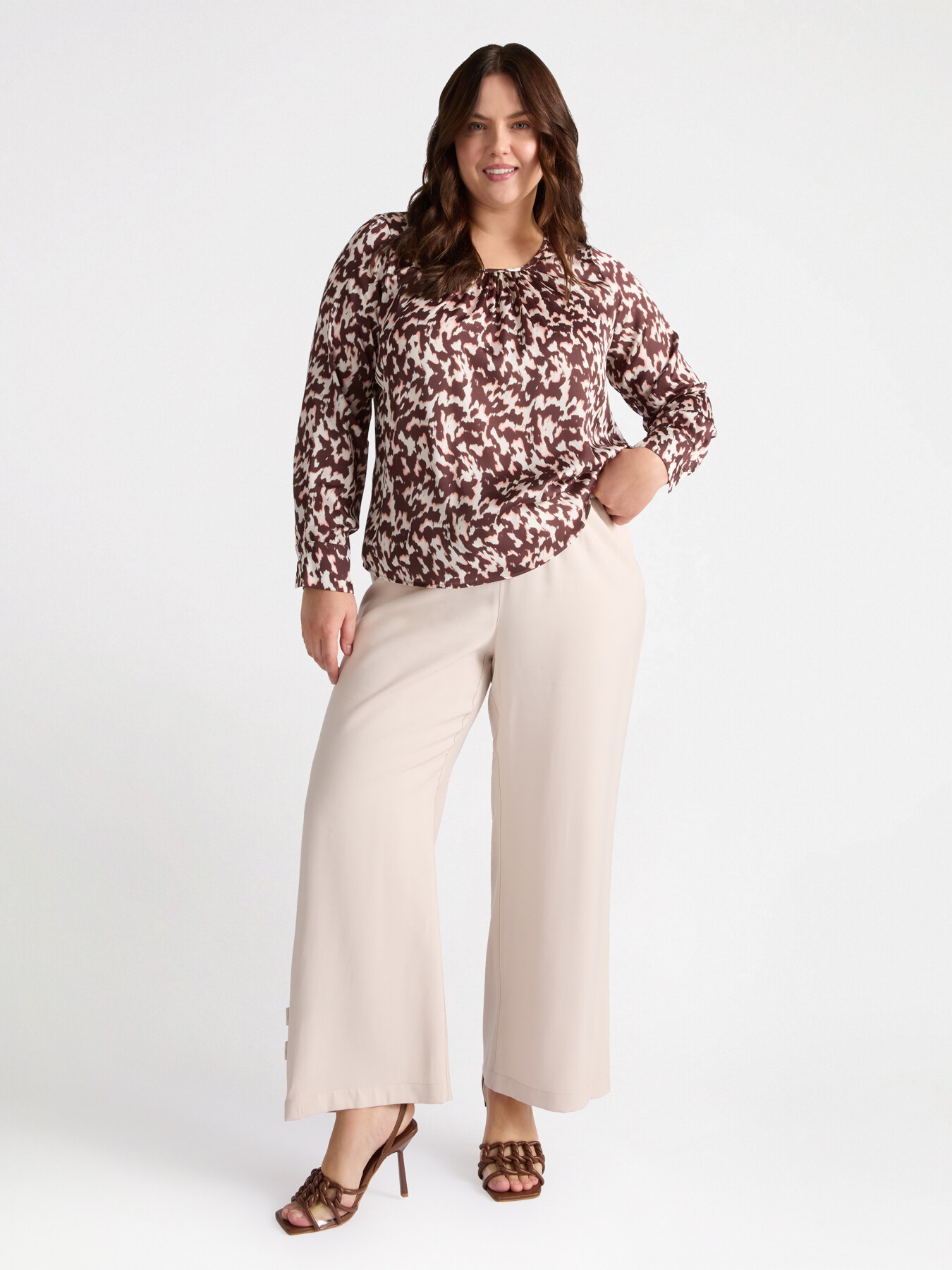 Blusa dalla stampa animalier image number 0