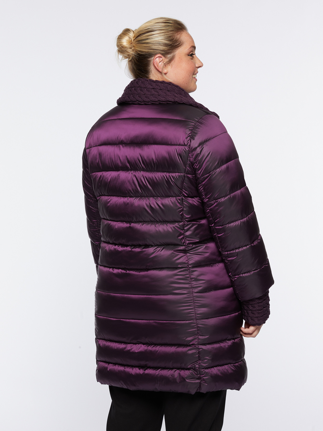 Piumino con bordi in maglia a trecce image number 1