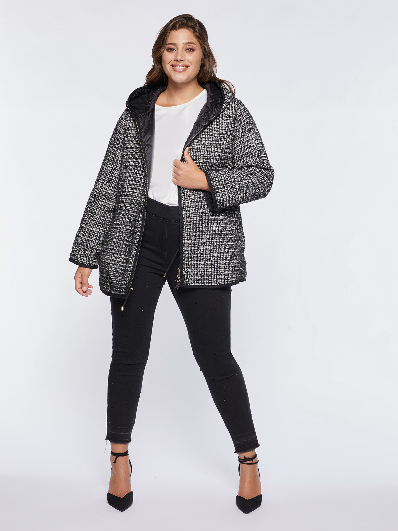 Reversible fabric and nylon down jacket image number 3