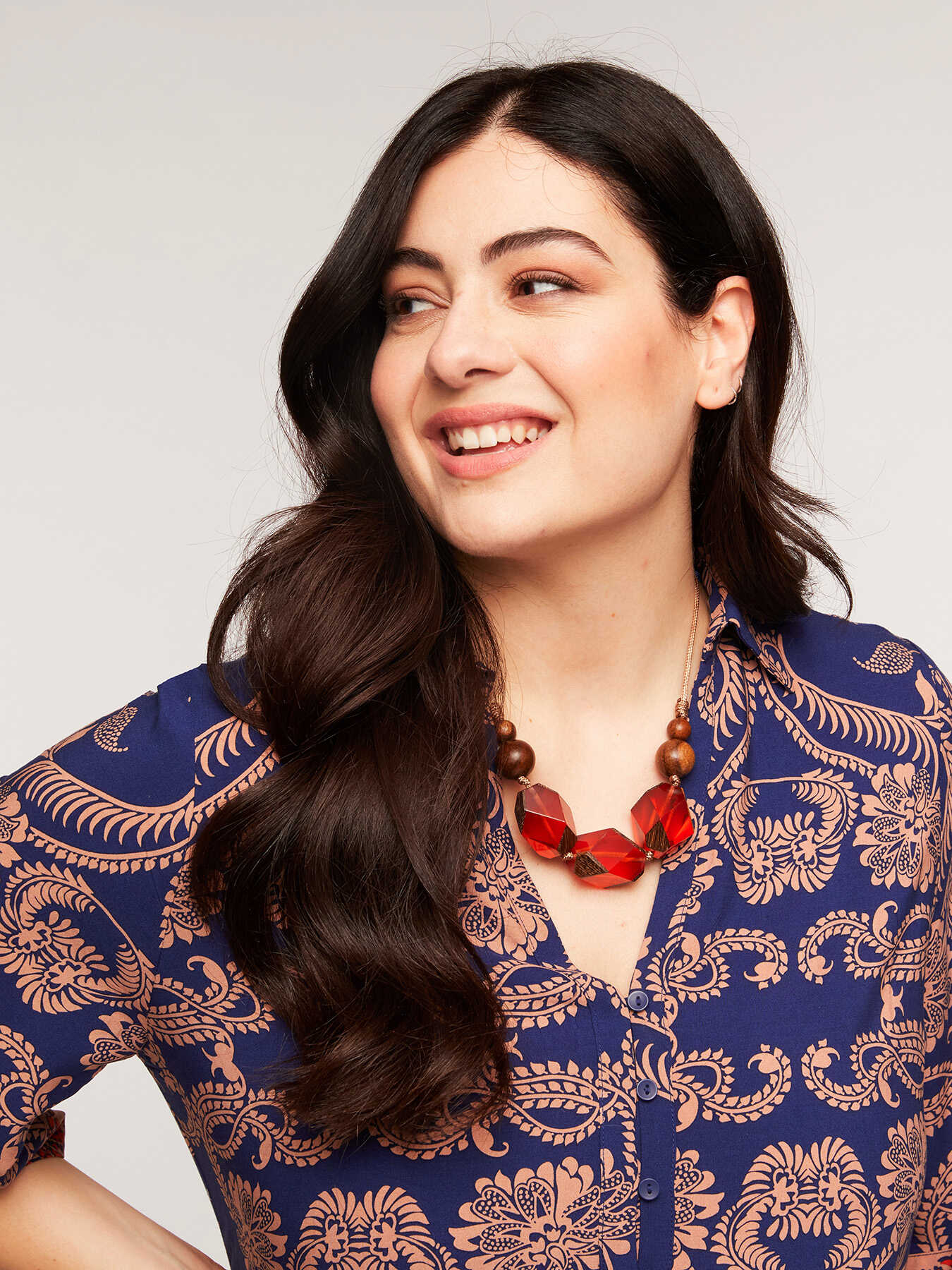 Collier avec pierres &agrave; facettes image number 0